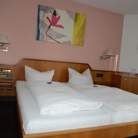 Hotel Mohren Ochsenhausen Экстерьер фото