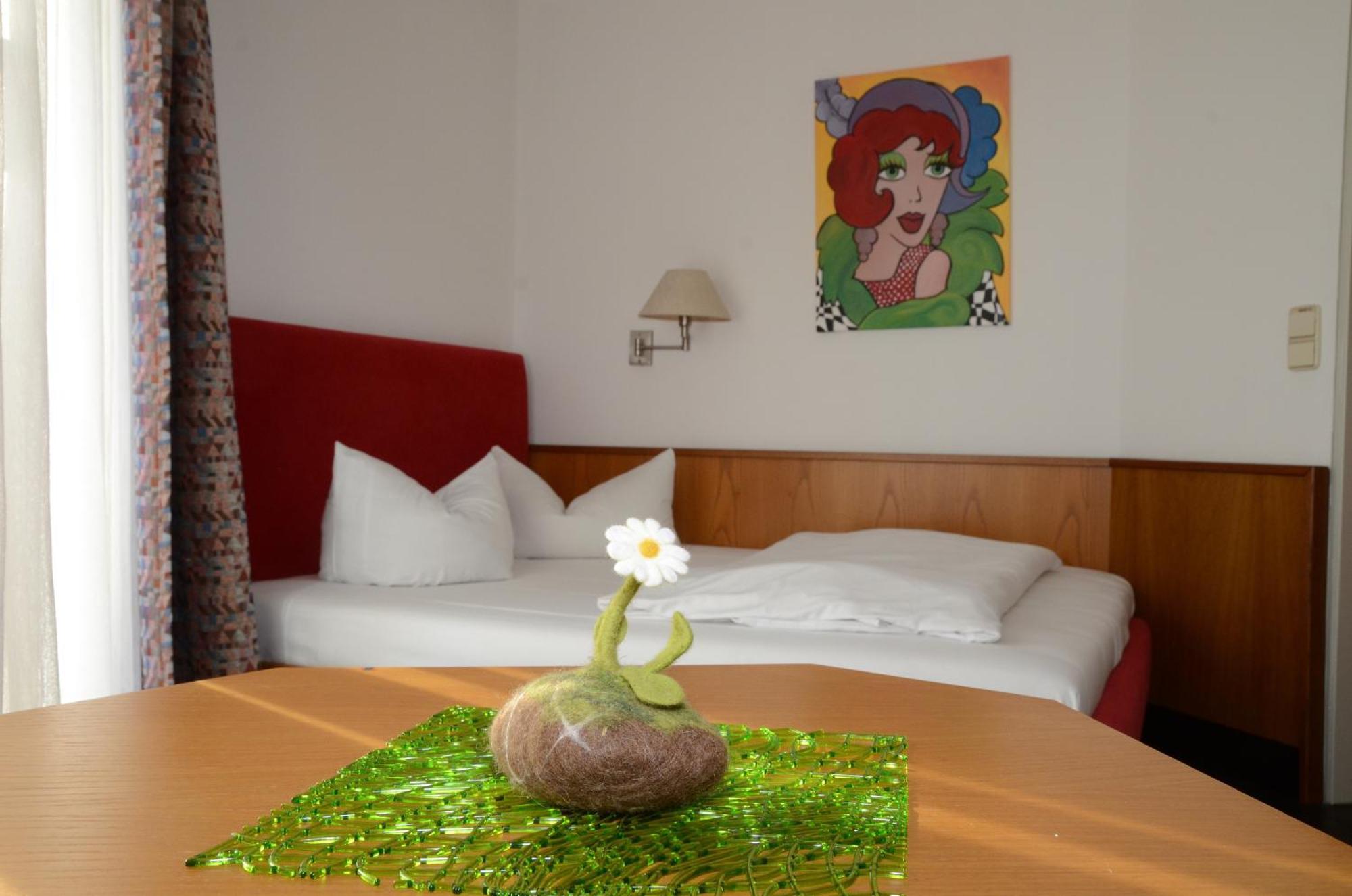 Hotel Mohren Ochsenhausen Экстерьер фото