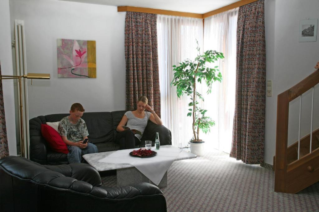 Hotel Mohren Ochsenhausen Номер фото